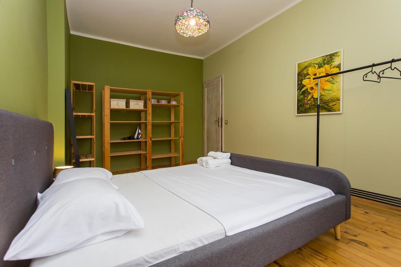 Colorful 2Bdr Apartment In The City Center Sofia Exterior foto