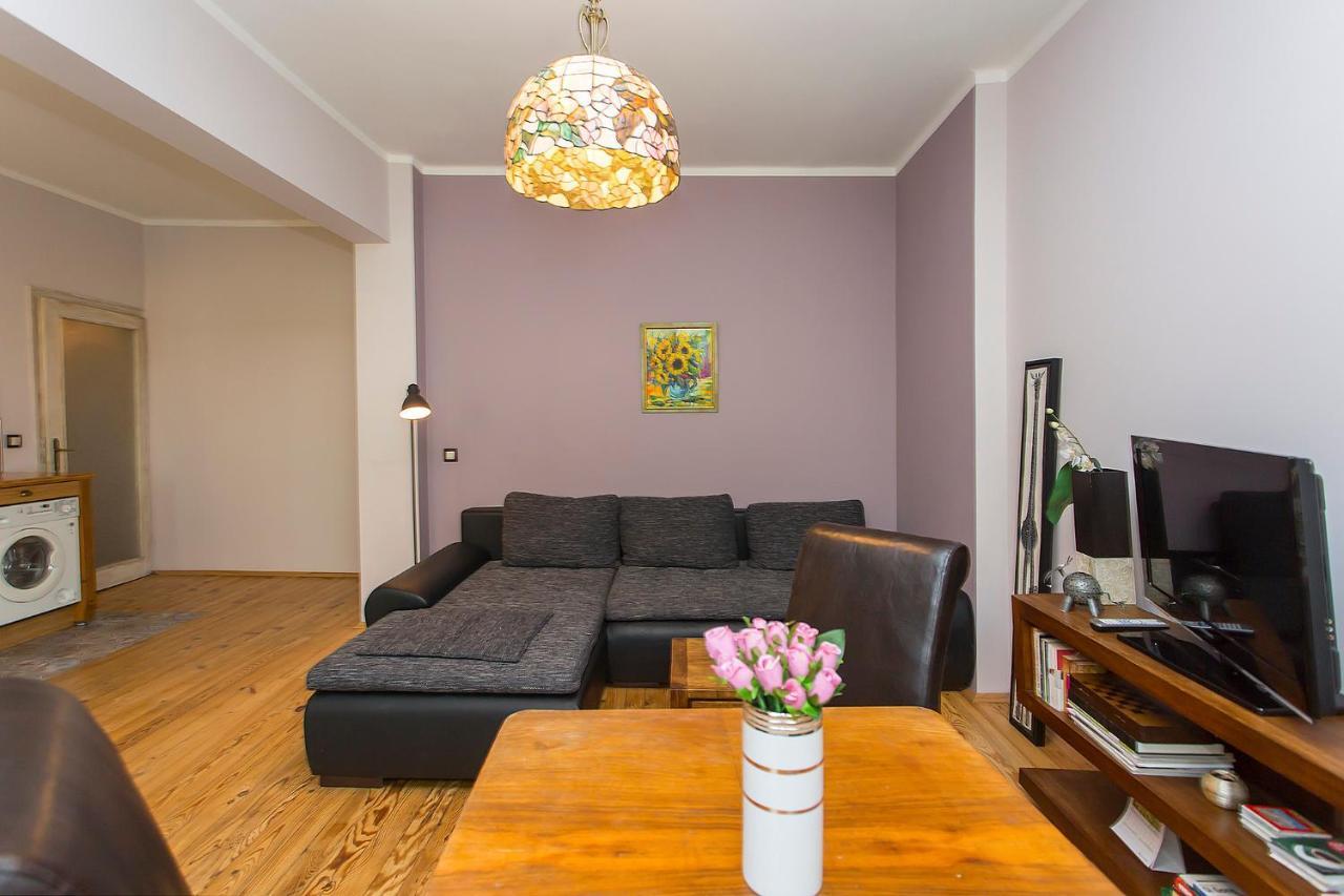 Colorful 2Bdr Apartment In The City Center Sofia Exterior foto